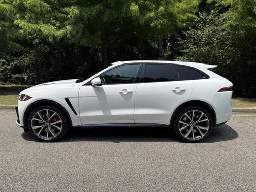 2022 Jaguar F-PACE SVR