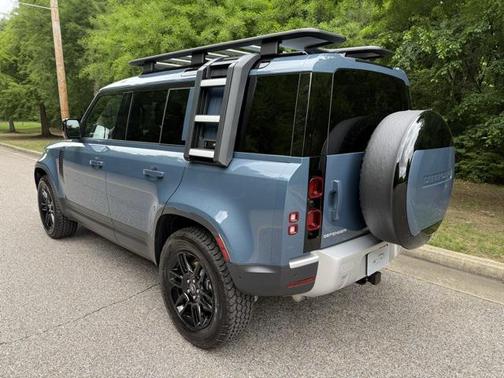 2025 Land Rover Defender S