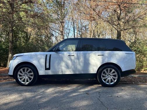 2025 Land Rover Range Rover SE