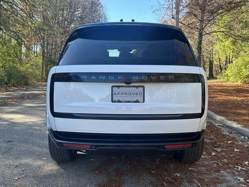 2025 Land Rover Range Rover SE
