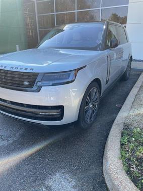 2023 Land Rover Range Rover P530 SE
