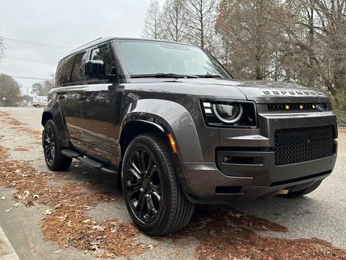 2026 Land Rover Defender V8