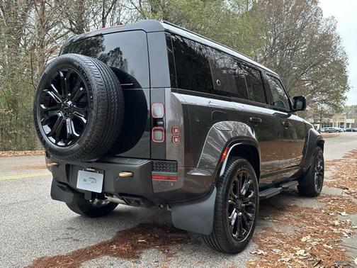 2026 Land Rover Defender V8