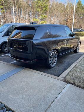 2025 Land Rover Range Rover SE