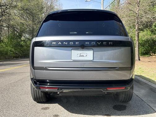 2025 Land Rover Range Rover SE