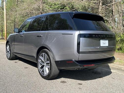 2025 Land Rover Range Rover SE