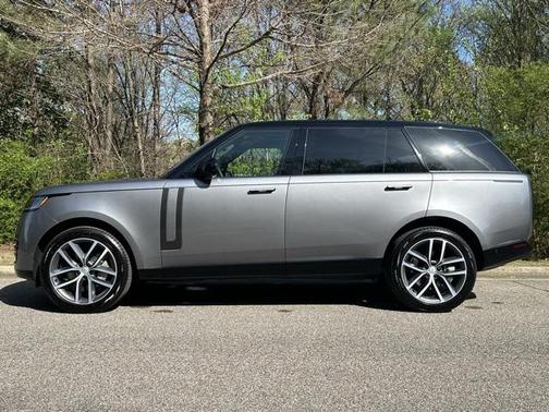 2025 Land Rover Range Rover SE