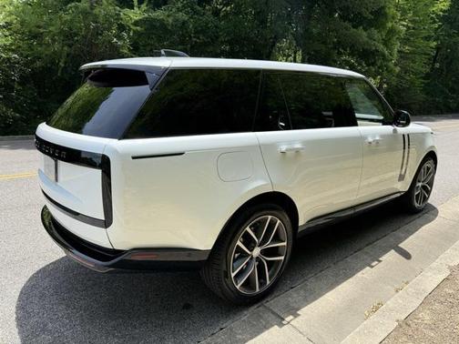 2025 Land Rover Range Rover SE
