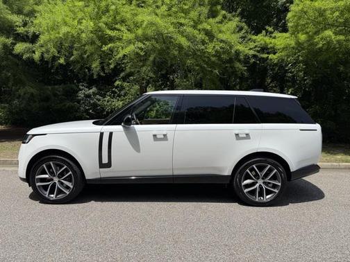 2025 Land Rover Range Rover SE