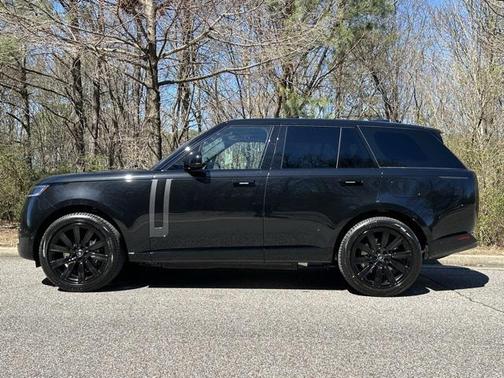 2025 Land Rover Range Rover SE
