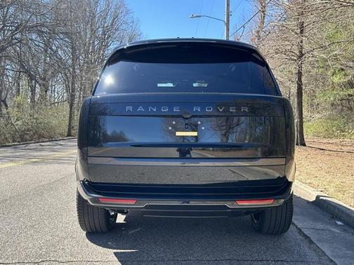 2025 Land Rover Range Rover SE