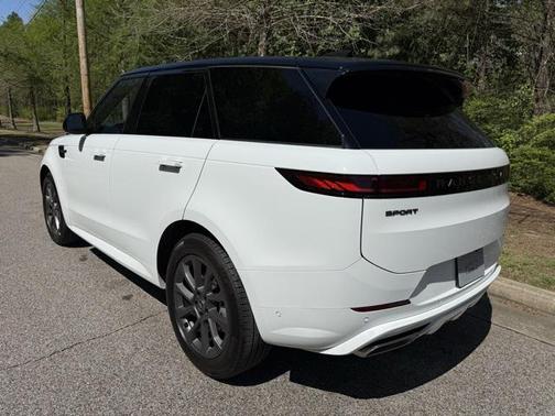 2025 Land Rover Range Rover Sport SE