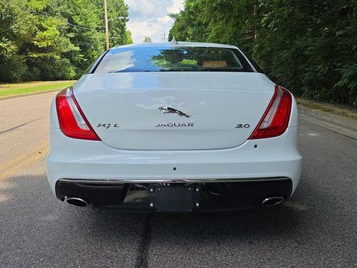Fuji White 2019 Jaguar XJ XJL Portfolio