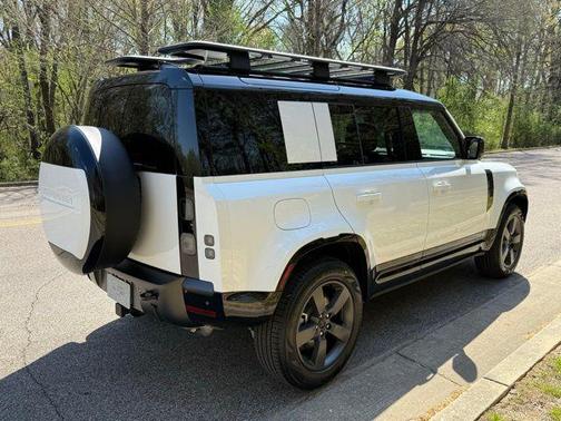 Fuji White 2026 Land Rover Defender X-Dynamic SE