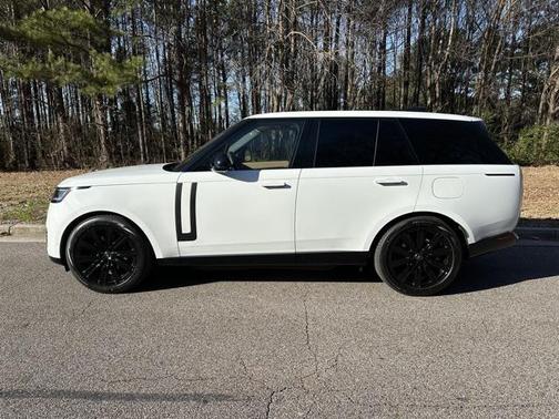 2025 Land Rover Range Rover SE