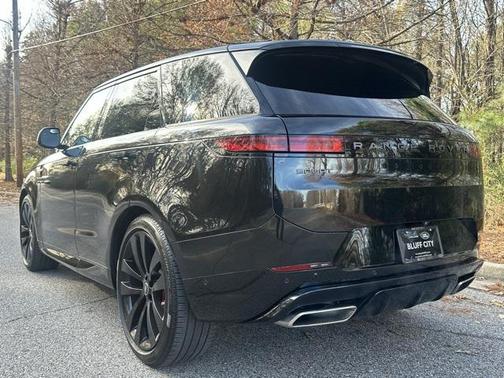 2025 Land Rover Range Rover Sport SE