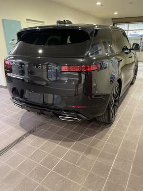 2025 Land Rover Range Rover Sport SE