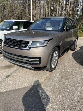 Lantau Bronze Metallic 2023 Land Rover Range Rover SE