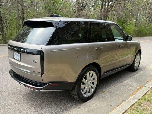 2023 Land Rover Range Rover SE