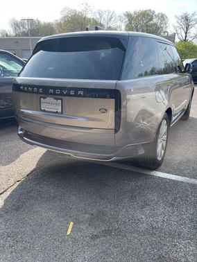 Lantau Bronze Metallic 2023 Land Rover Range Rover SE