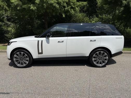 2025 Land Rover Range Rover SE