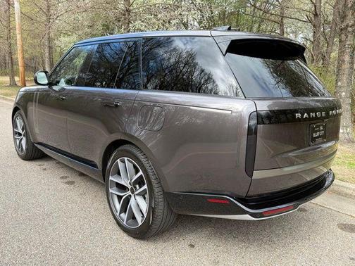 2026 Land Rover Range Rover SE
