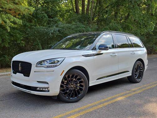 White Metallic 2023 Lincoln Aviator Black Label AWD