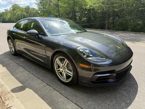 2018 Porsche Panamera 4