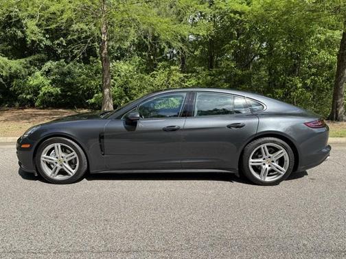 2018 Porsche Panamera 4