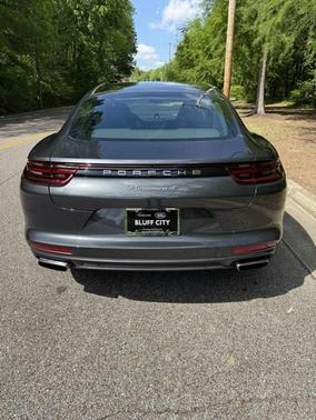 2018 Porsche Panamera 4
