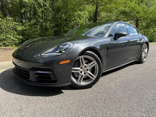 2018 Porsche Panamera 4