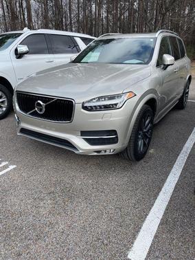 2016 Volvo XC90 T6 Momentum