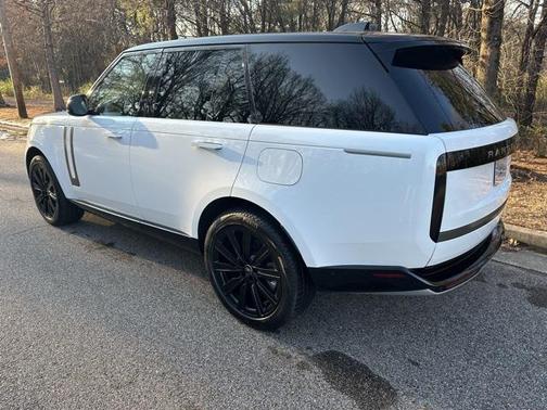 2025 Land Rover Range Rover SE