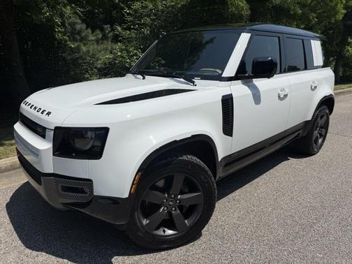 2025 Land Rover Defender 110 V8