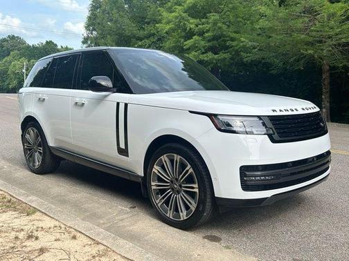 Fuji White 2025 Land Rover Range Rover SE