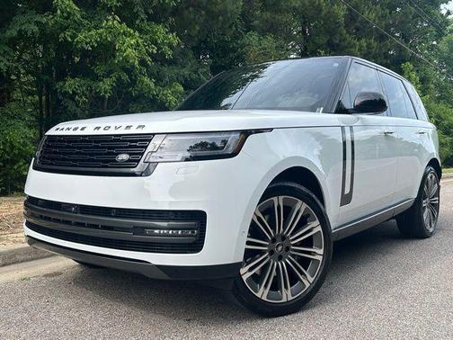 Fuji White 2025 Land Rover Range Rover SE