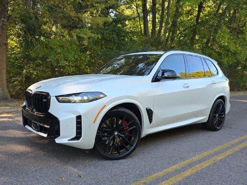 White Metallic 2025 BMW X5 M60i