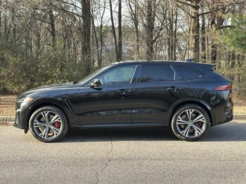 2025 Jaguar F-PACE SVR