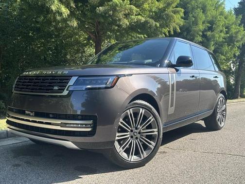 2025 Land Rover Range Rover SE