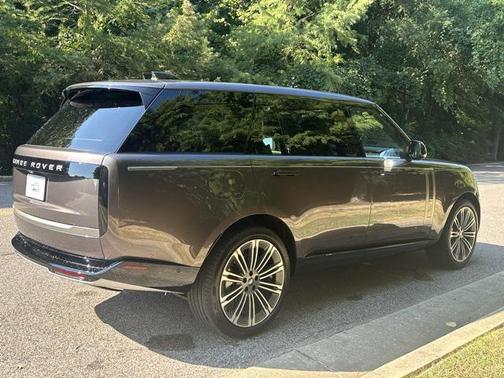 2025 Land Rover Range Rover SE