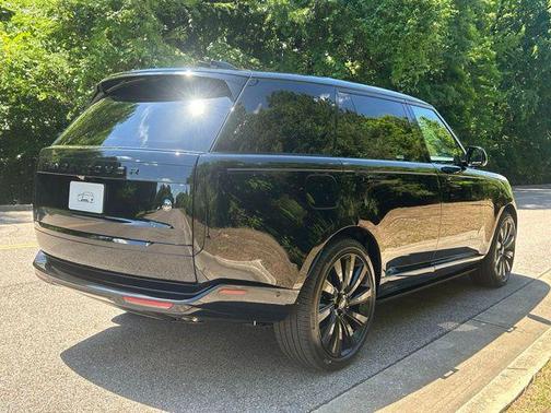 Narvik Black 2026 Land Rover Range Rover SV
