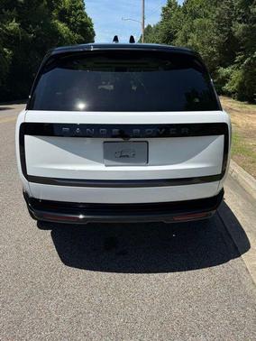 Fuji White 2026 Land Rover Range Rover SE