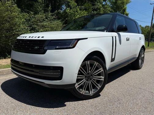 Fuji White 2026 Land Rover Range Rover SE