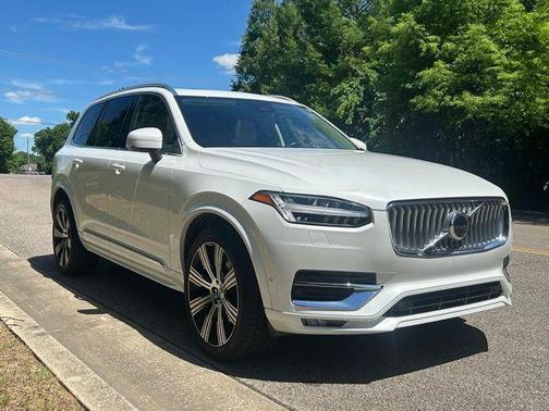 Crystal White 2023 Volvo XC90 Ultimate