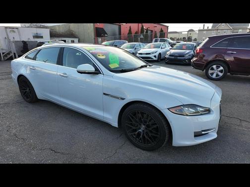 Glacier White Metallic 2016 Jaguar XJ 4dr Sdn XJL Portfolio AWD