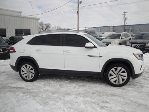 Pure White 2020 Volkswagen Atlas Cross Sport 3.6L V6 SE w/Technology