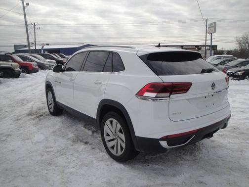 Pure White 2020 Volkswagen Atlas Cross Sport 3.6L V6 SE w/Technology