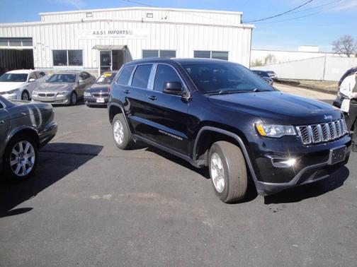 Diamond Black 2017 Jeep Grand Cherokee Laredo