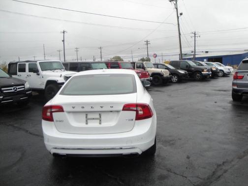 Crystal White Pearl 2016 Volvo S60 Inscription T5 Drive-E Premier
