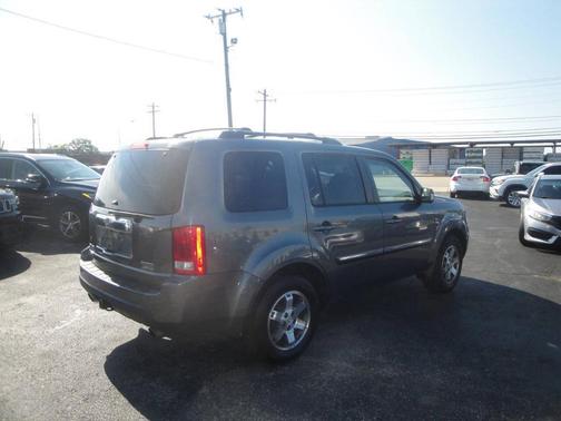 Gray 2011 Honda Pilot Touring